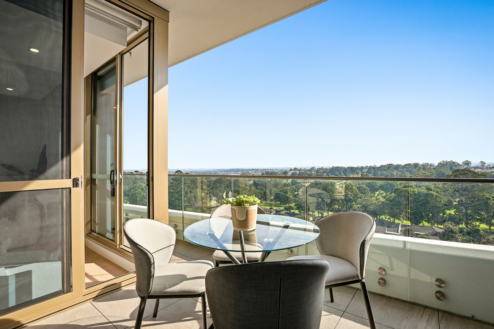 1103/8 Maitland Place, NORWEST