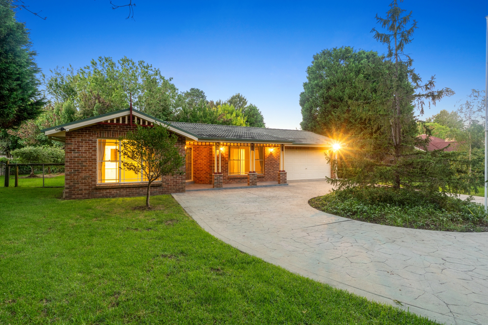 11 Cypress Parade, BOWRAL