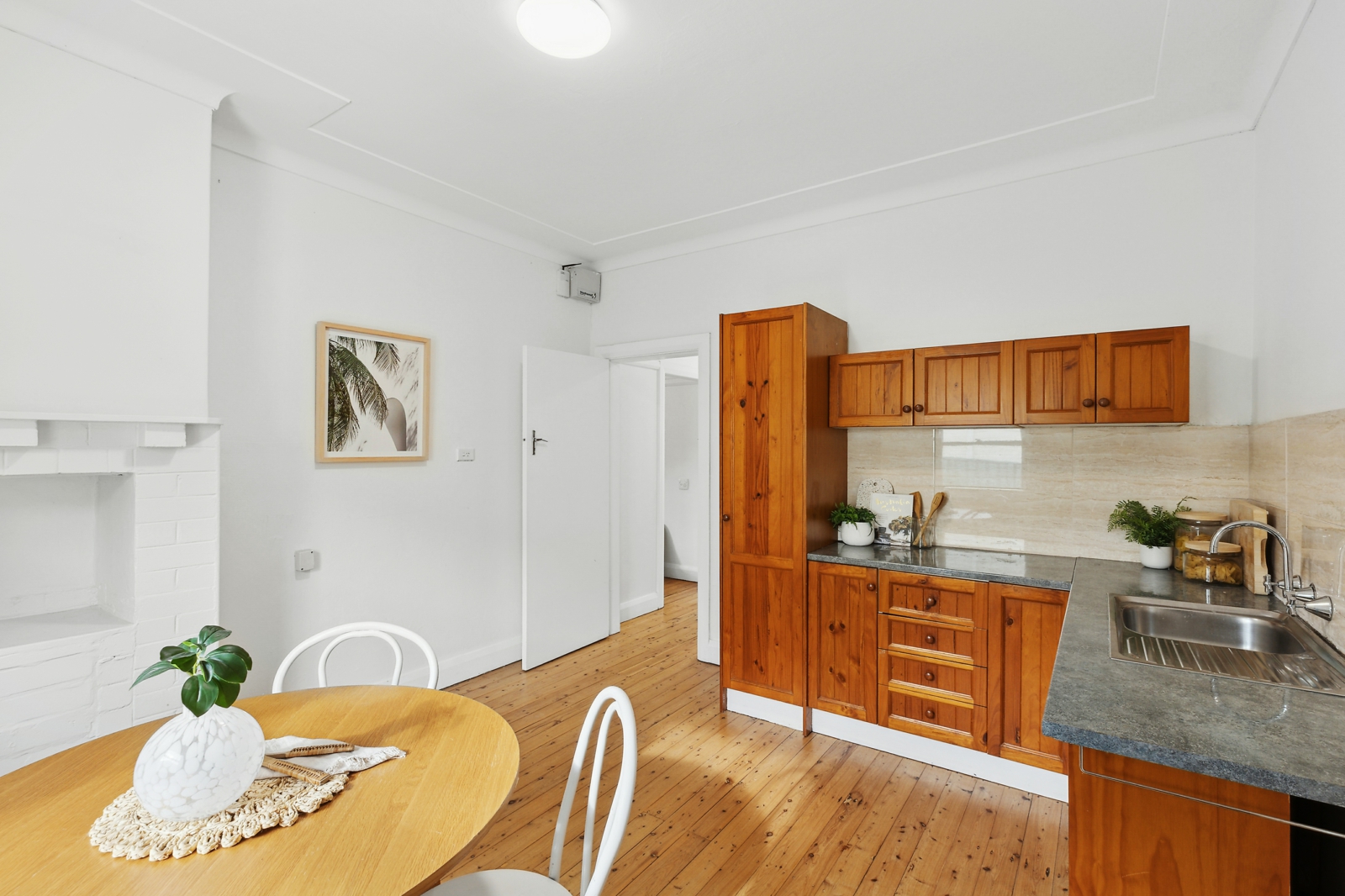 Dining kitchen