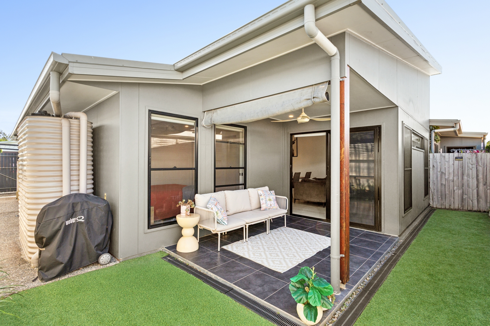 2596 17 Wood Cres 2_8-8.jpg