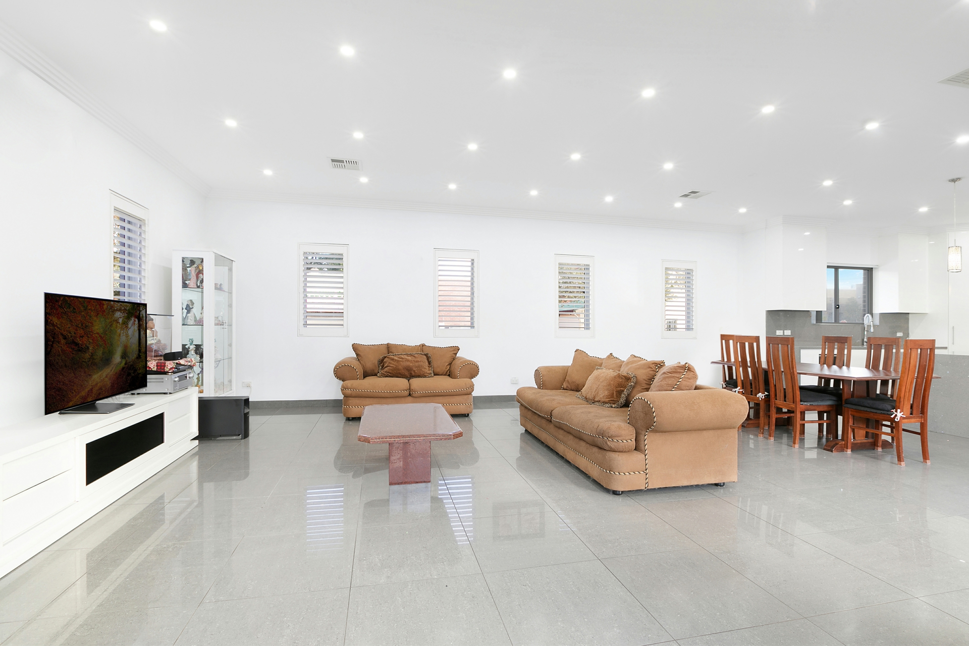 28 tenterden rd botany_3.jpg