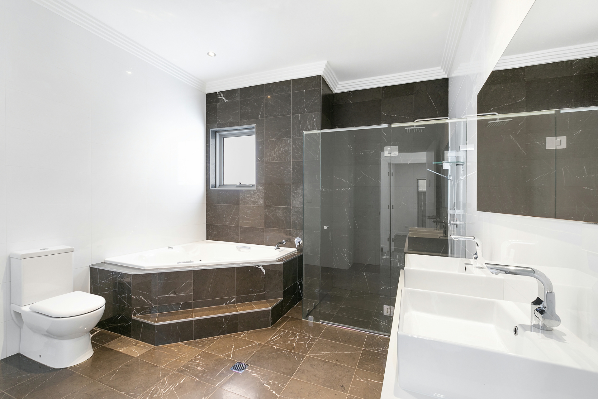 28 tenterden rd botany_5.jpg