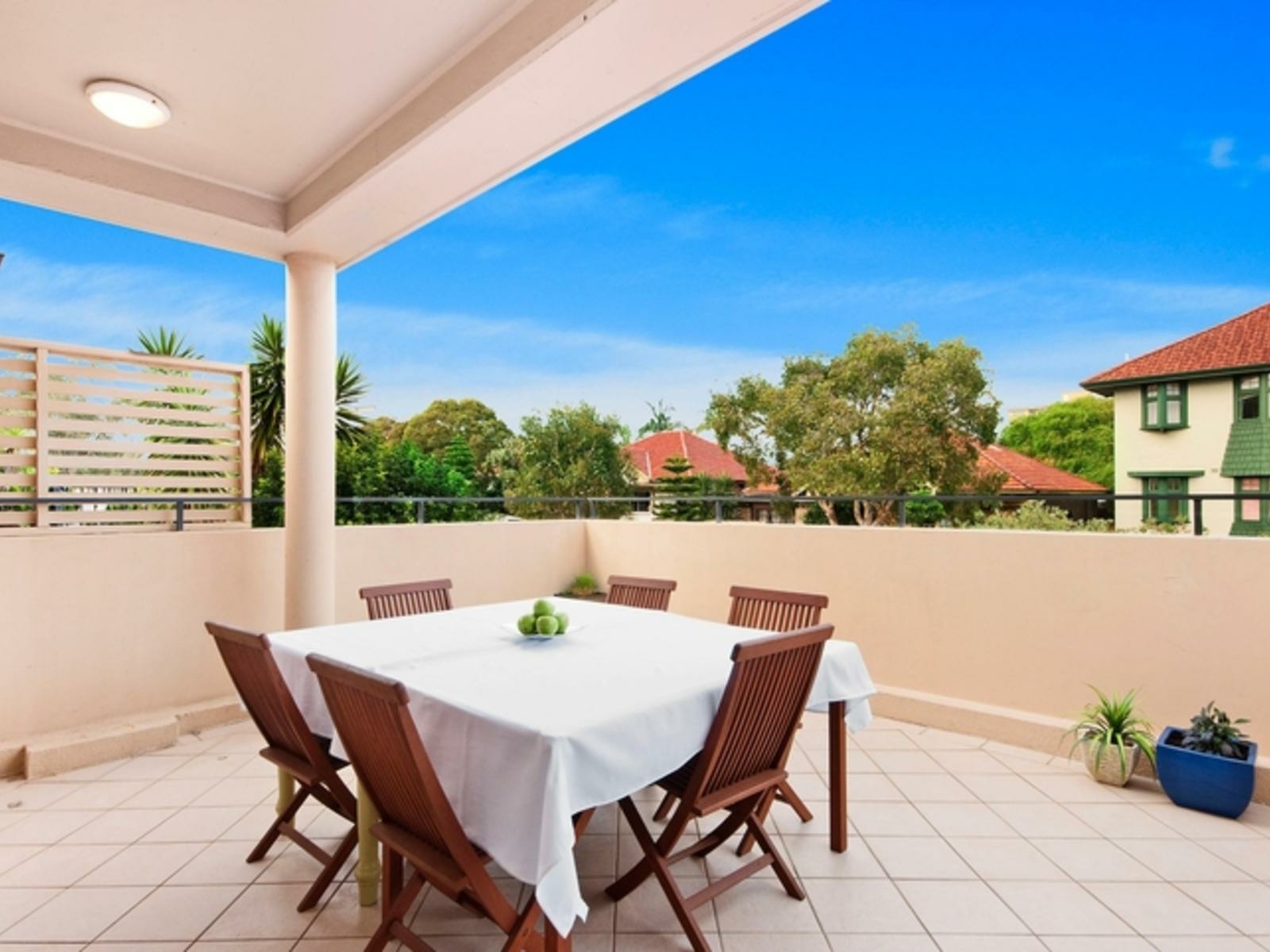 2/62 Warners Avenue, BONDI BEACH