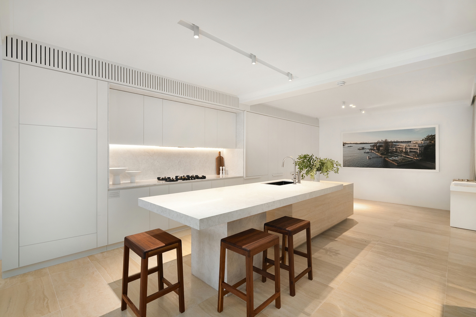 2 Kitchen.jpg