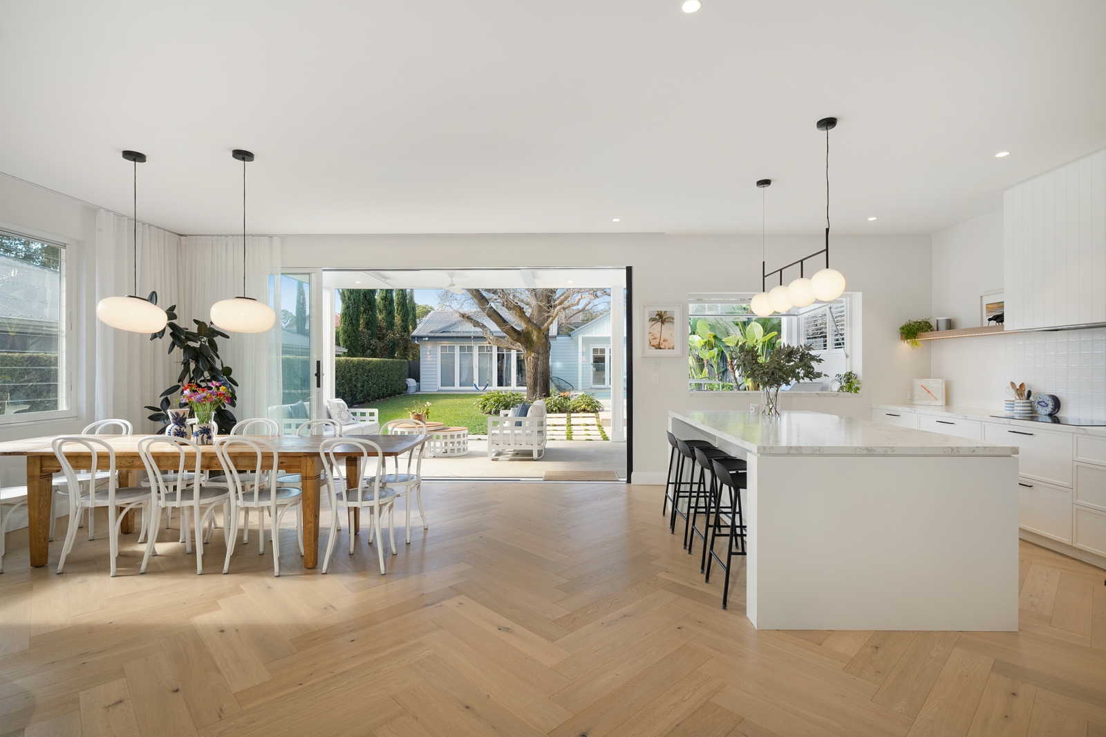 5 Dining Kitchen.jpg
