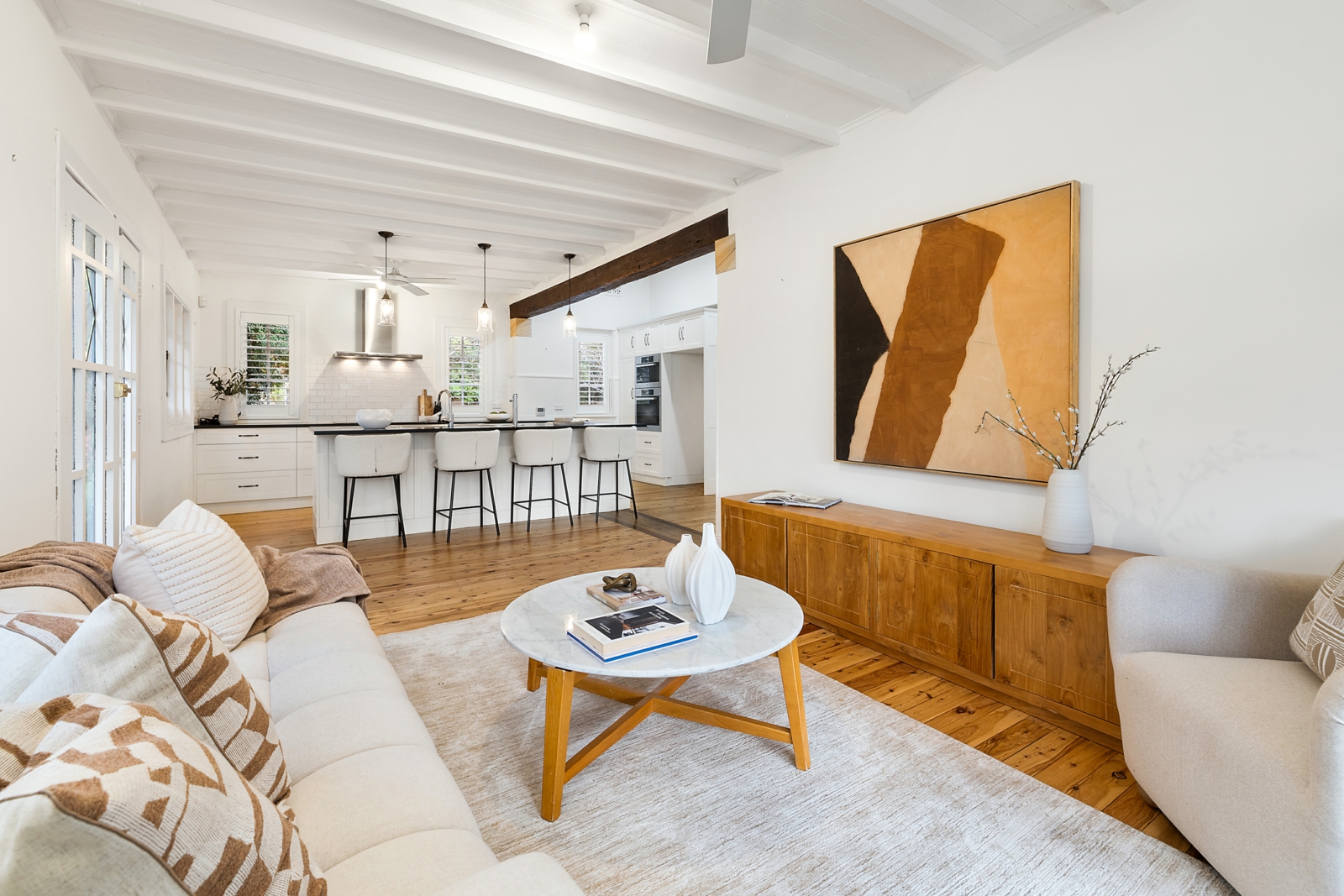 18 lounge kitchen.jpg