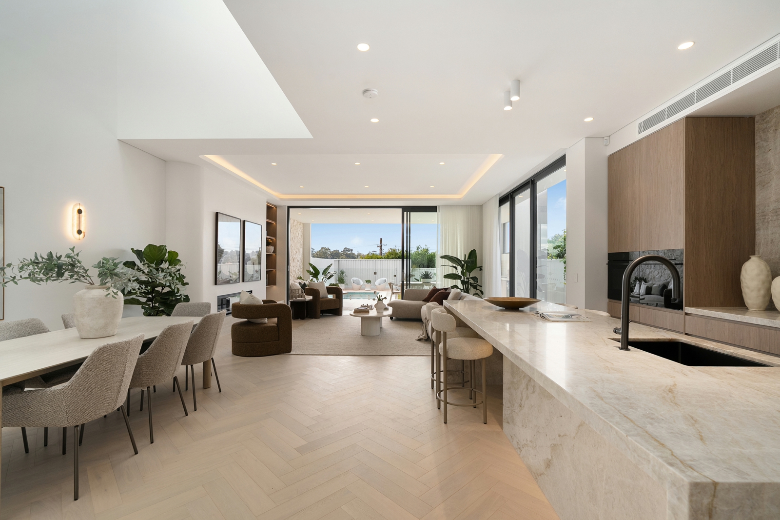 28 Dining Kitchen.jpg