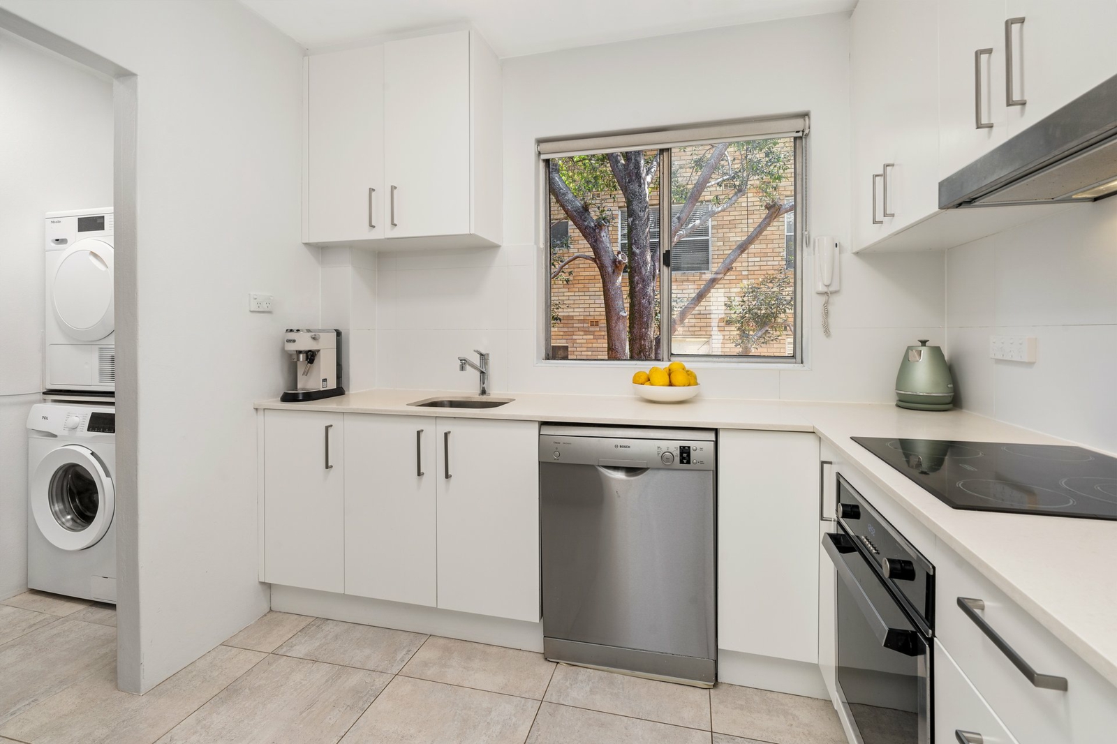 3 kitchen.jpg
