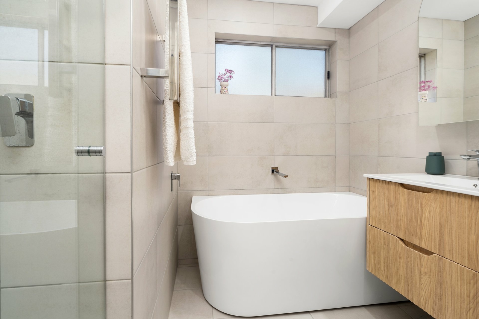 2 bath.jpg