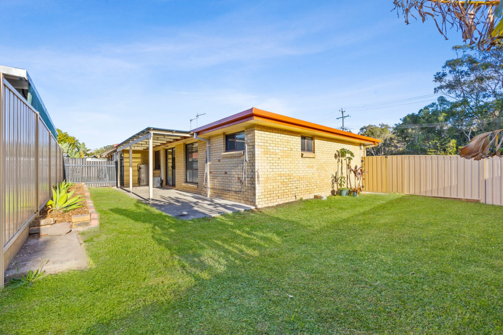 2/243 Government Road, Labrador, QLD 4215