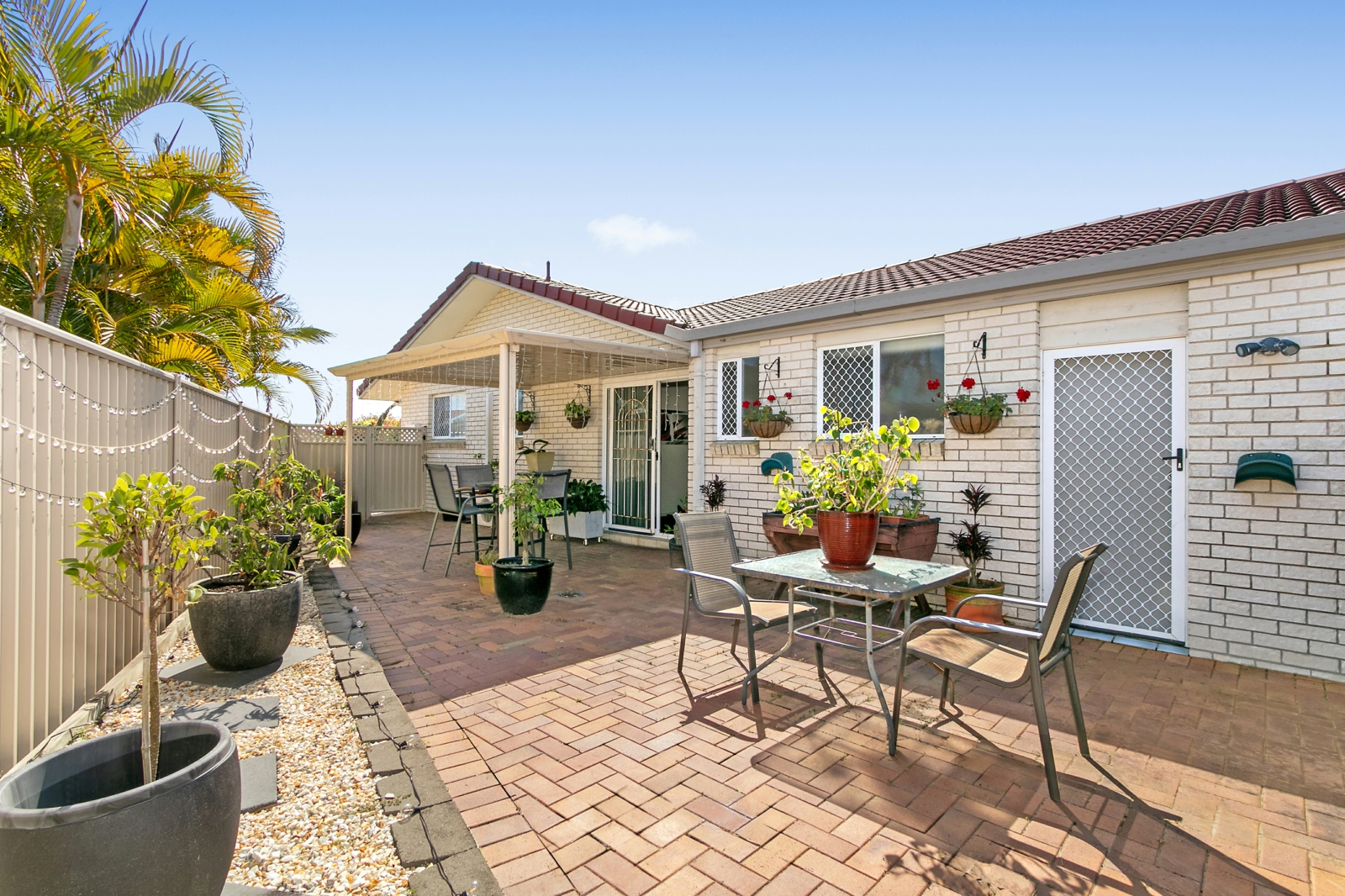 1/33 Birkdale Court, BANORA POINT