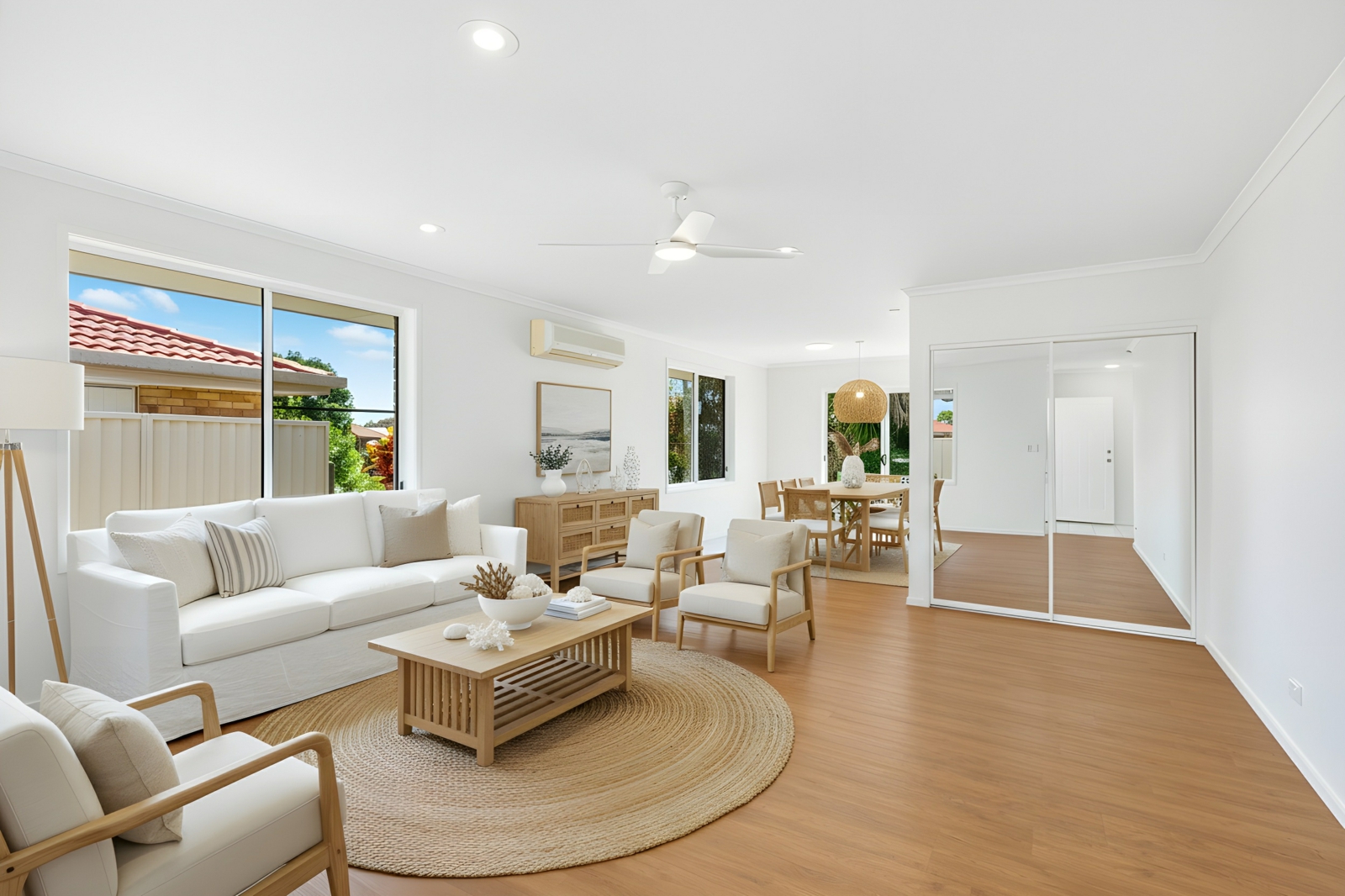 2/33 Birkdale Court, BANORA POINT