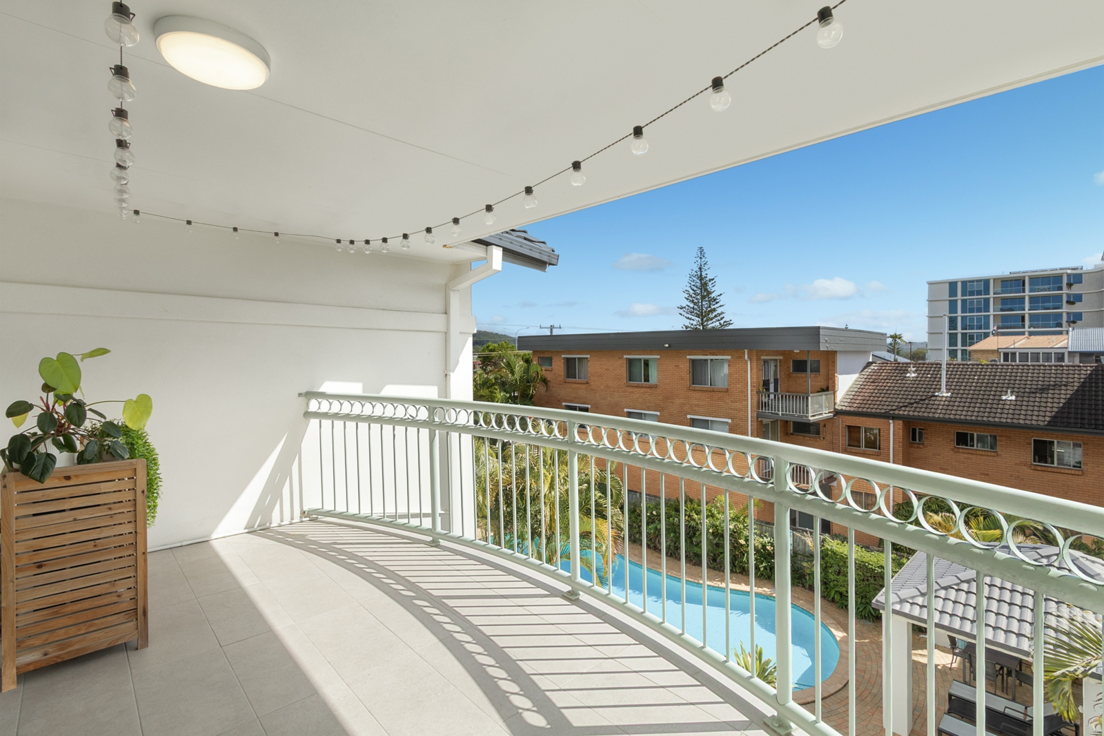 5. Balcony 2.jpg