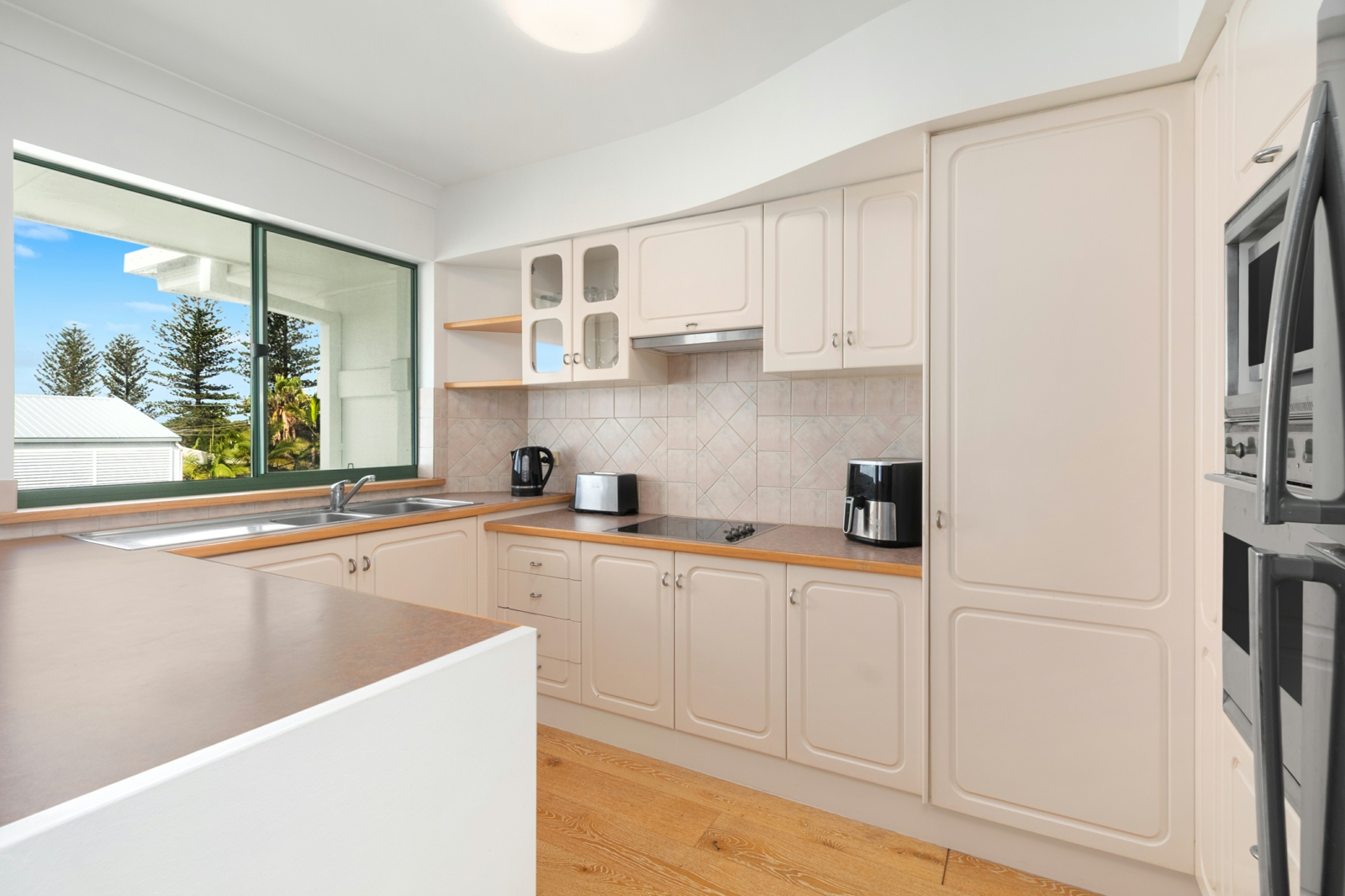 1. Kitchen.jpg