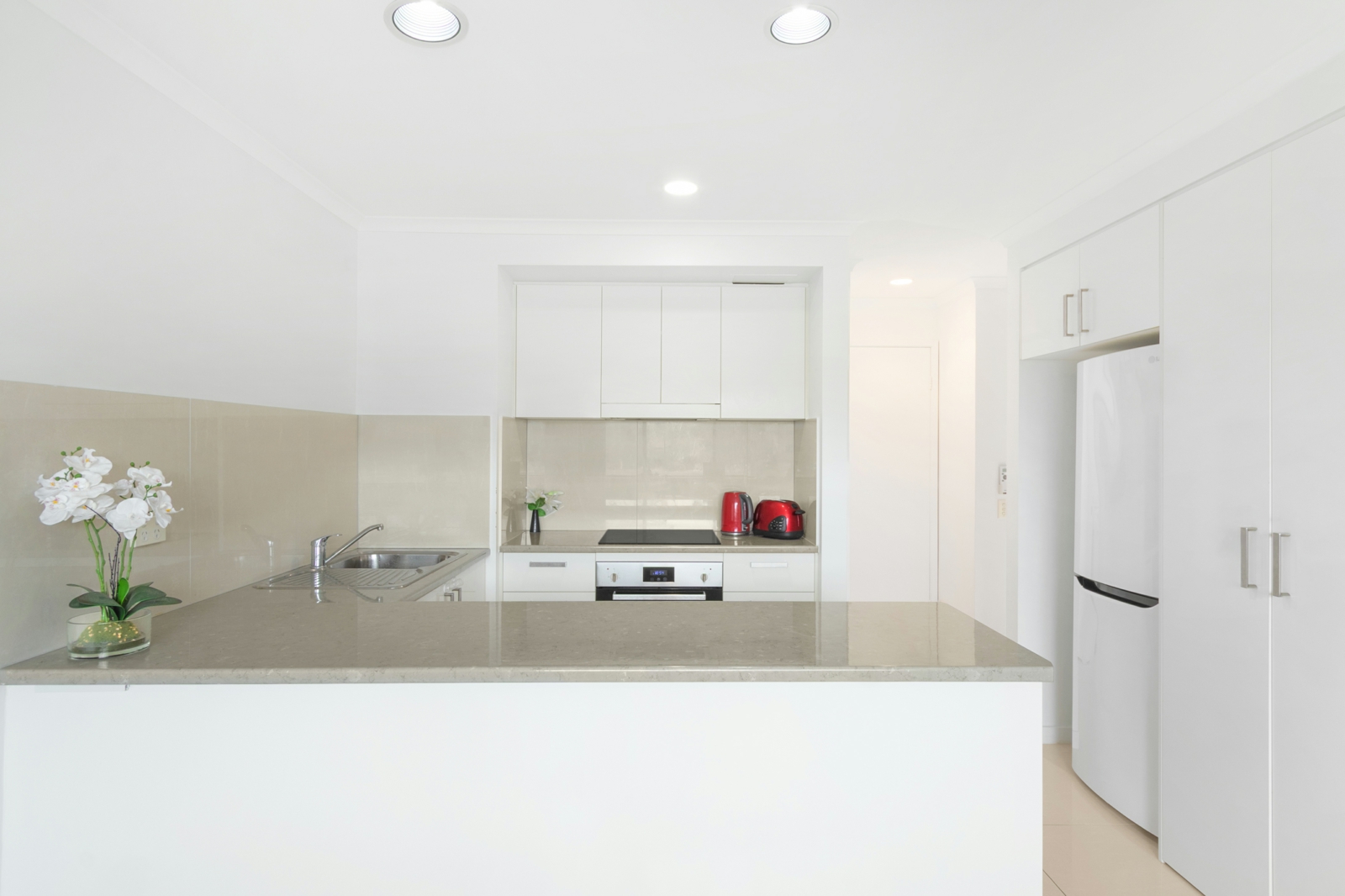 3. Kitchen.jpg