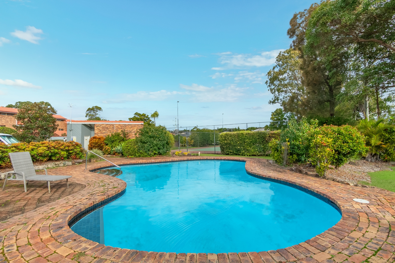 9. Pool.jpg