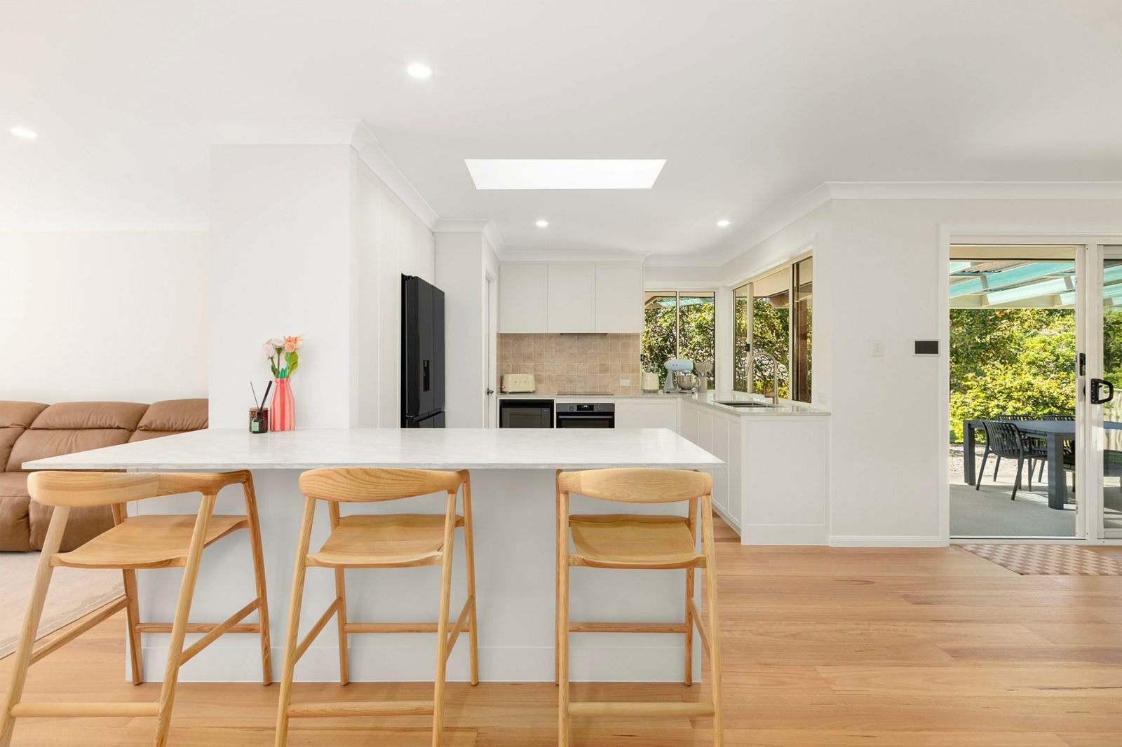 5. Kitchen.jpg