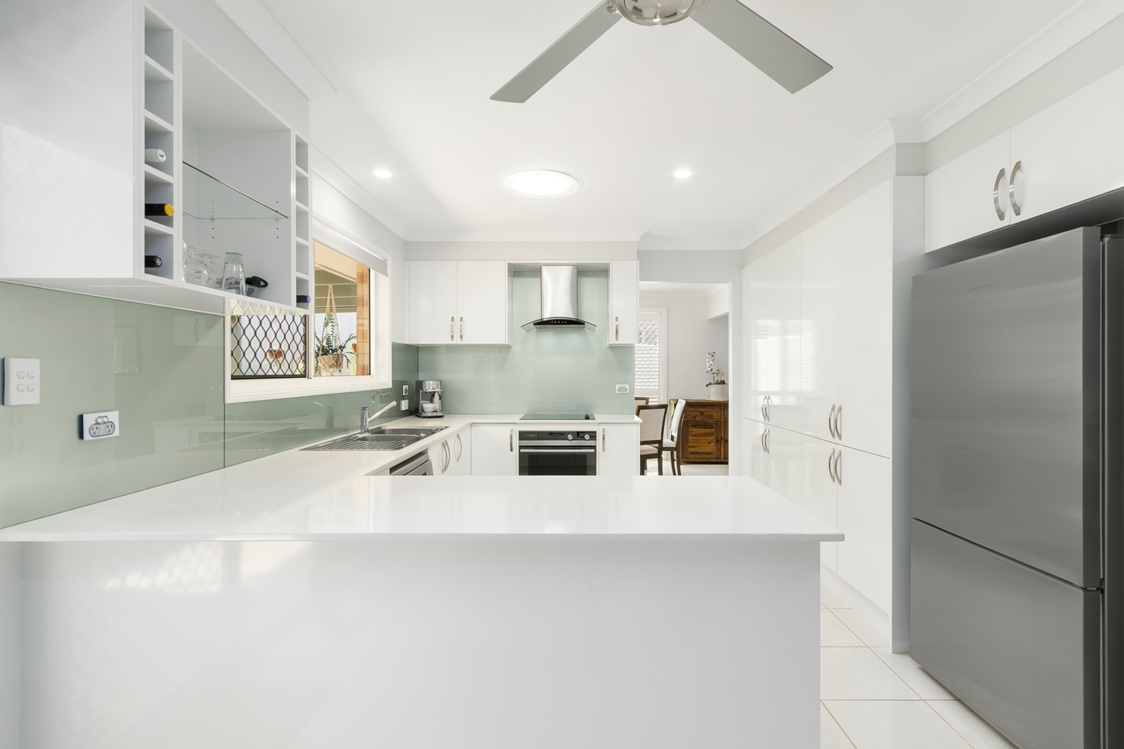 3. Kitchen.jpg