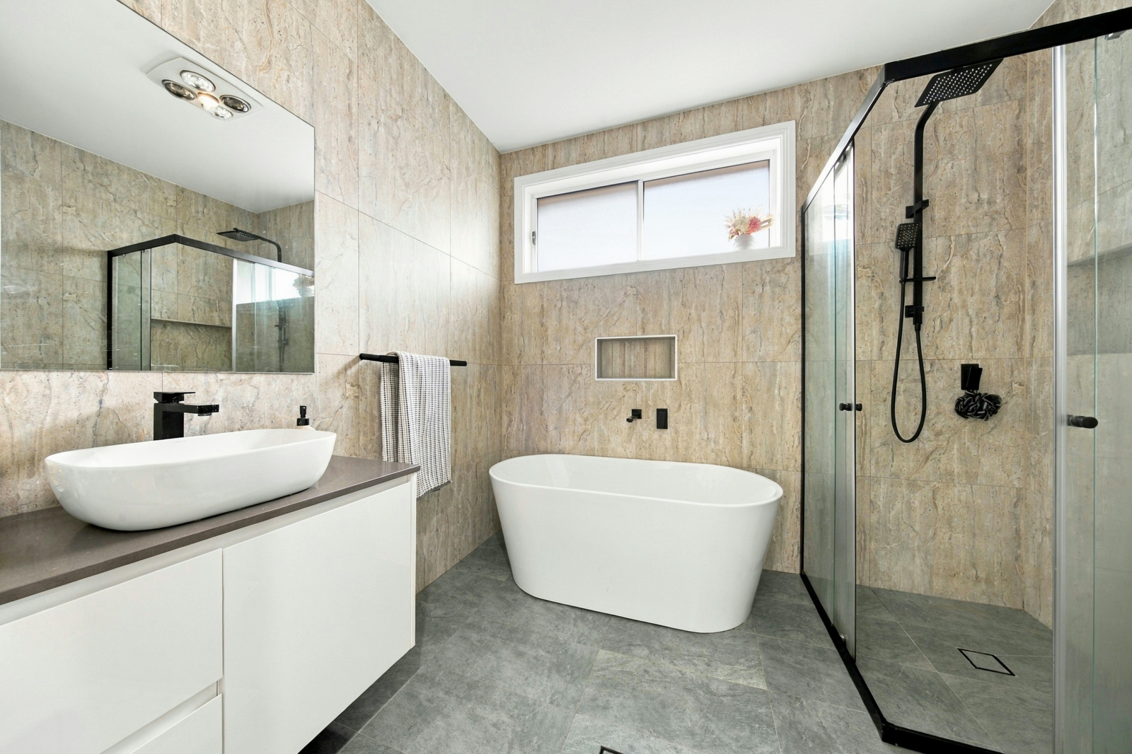 4 Military Close, Jordan Springs-5.jpg