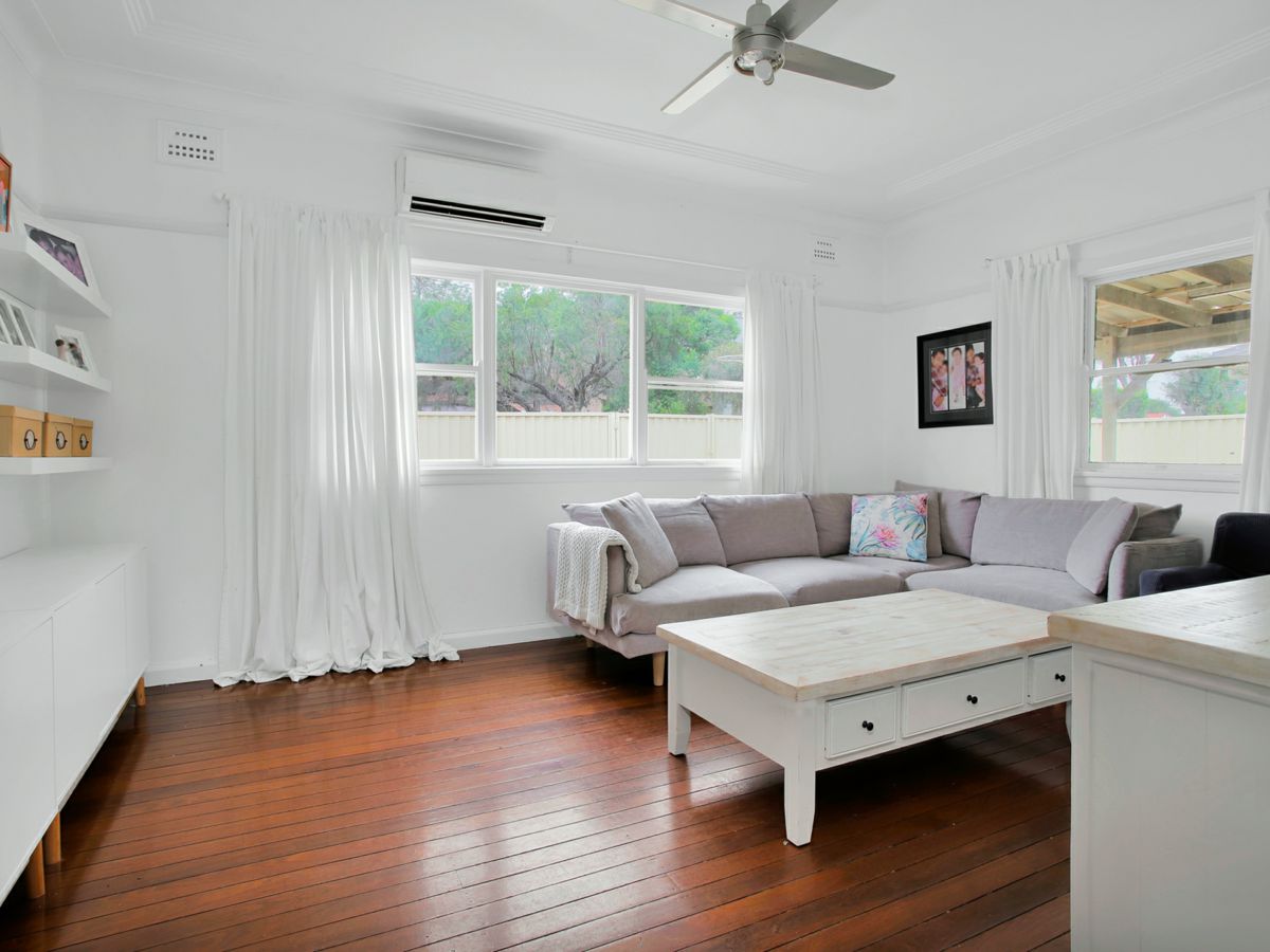 2 First Avenue Toongabbie-2.jpg
