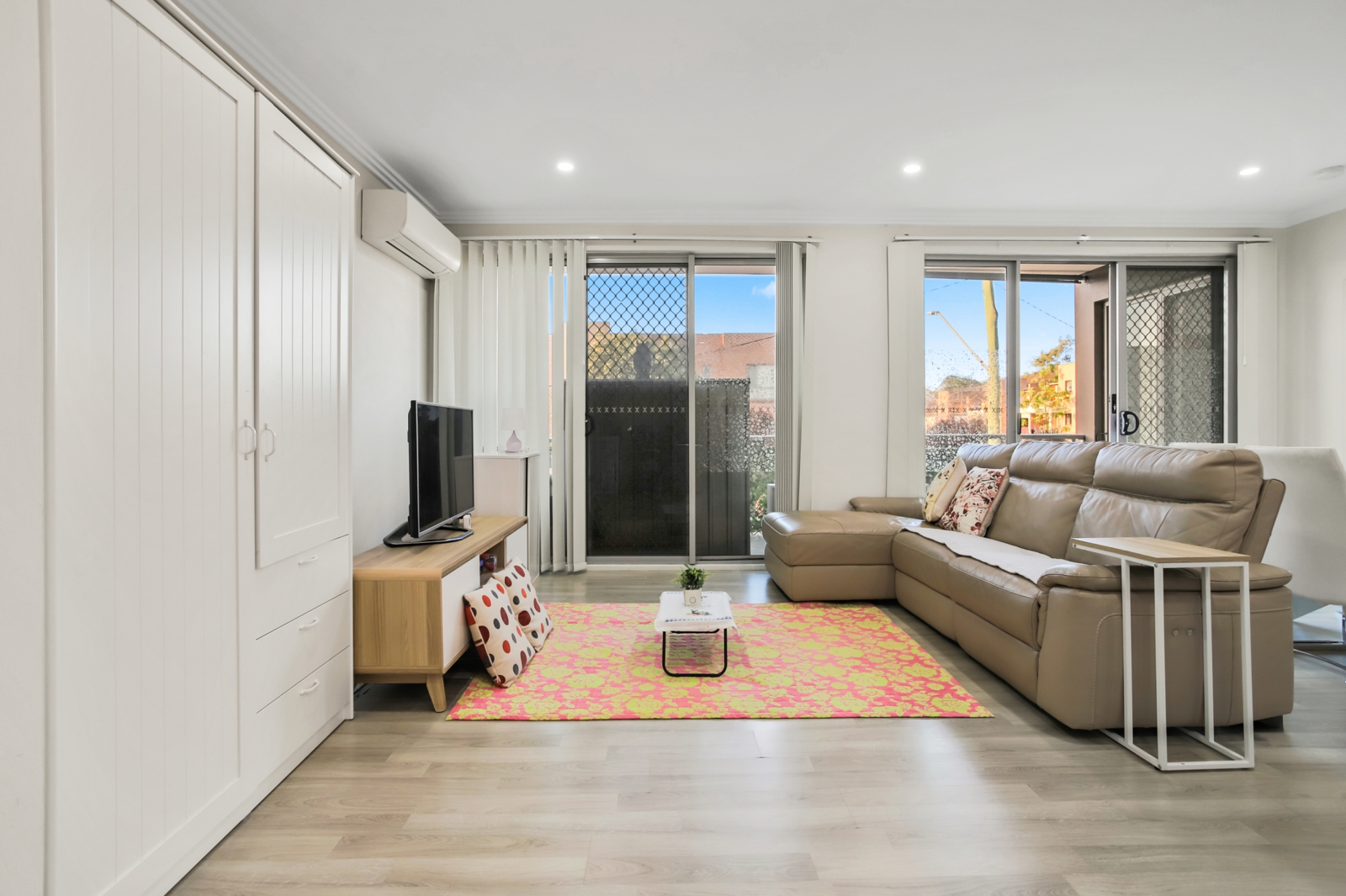 6 17 Lydbrook Street Westmead-2.jpg