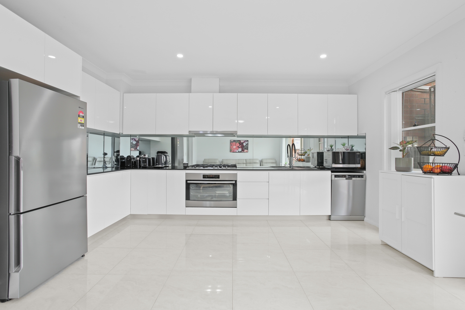 5 21 Carinya Road Girraween-2.jpg