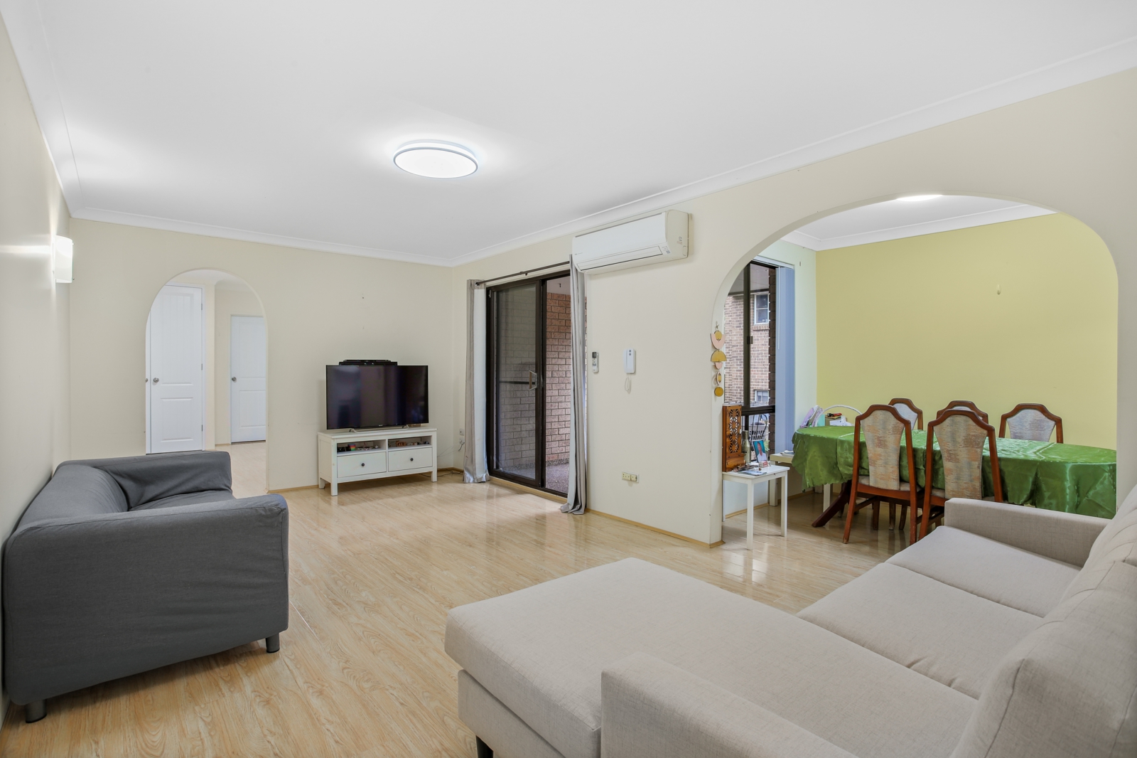 8 29 Queens Road Westmead-4.jpg