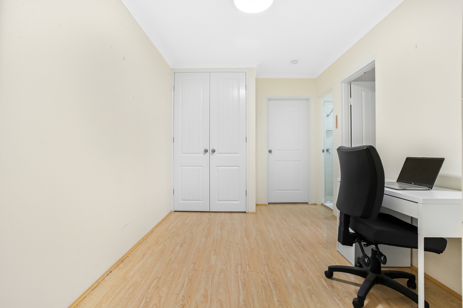 8 29 Queens Road Westmead-7.jpg