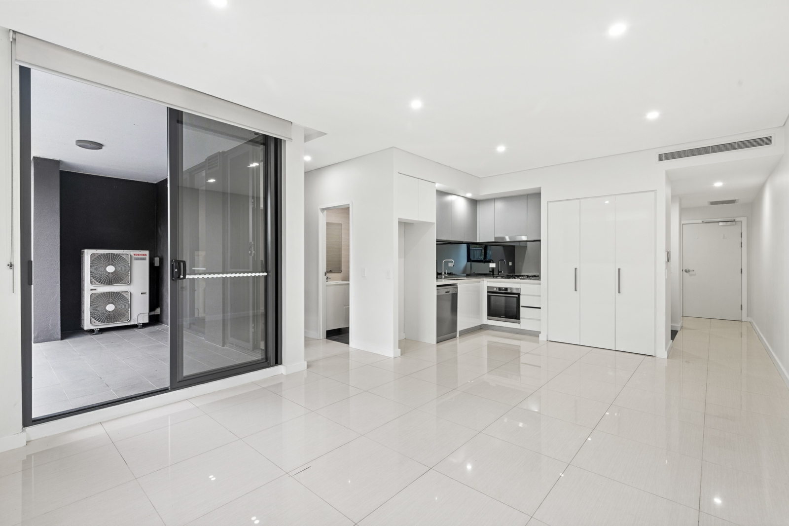 2116 1A Morton Street Parramatta-3.jpg
