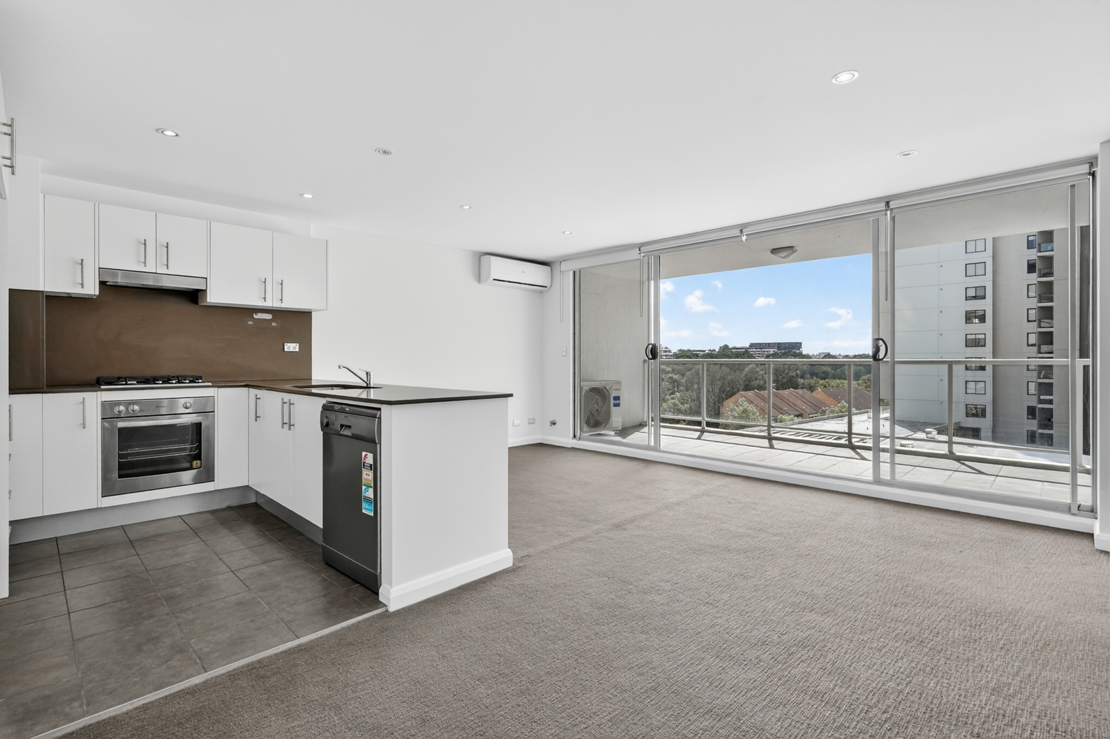709 22 Charles Street Parramatta-4.jpg