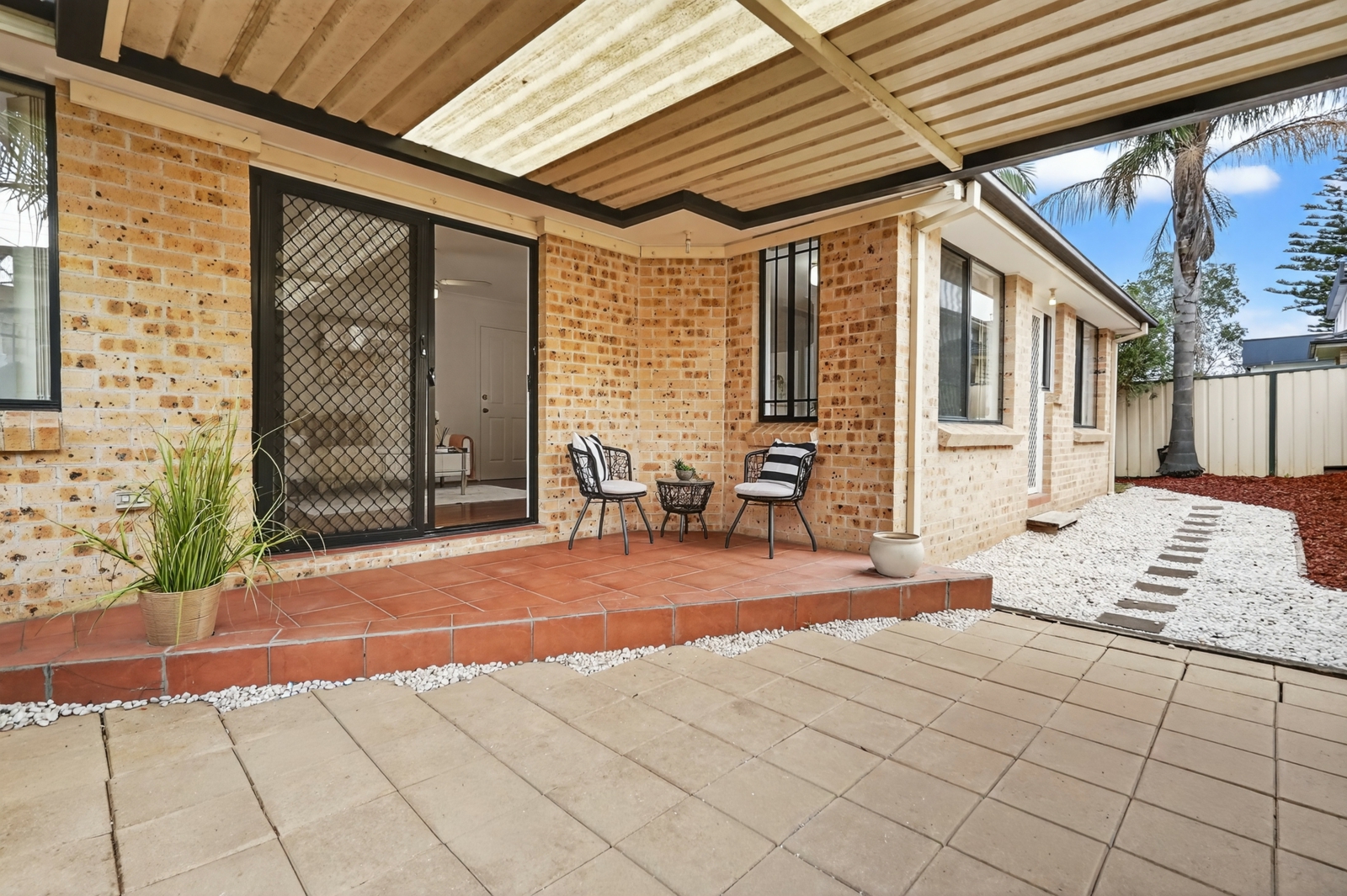 3 61 Targo Road Pendle Hill-9.jpg