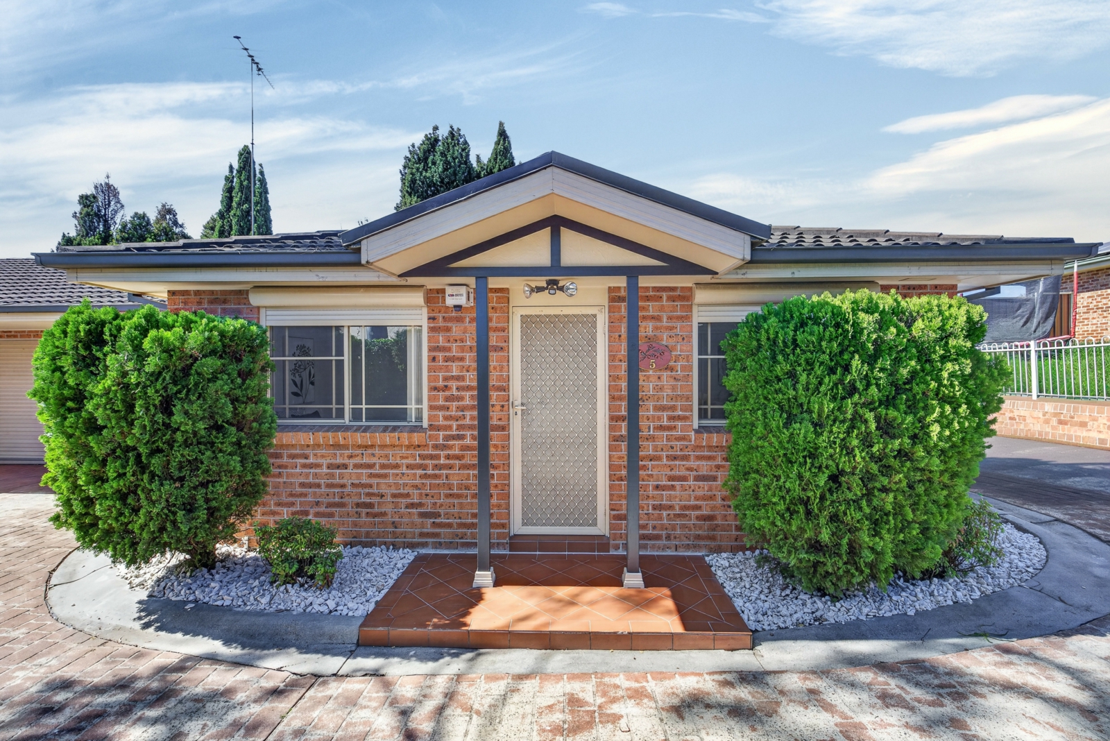 5 75 Gilba Road Girraween-1.jpg