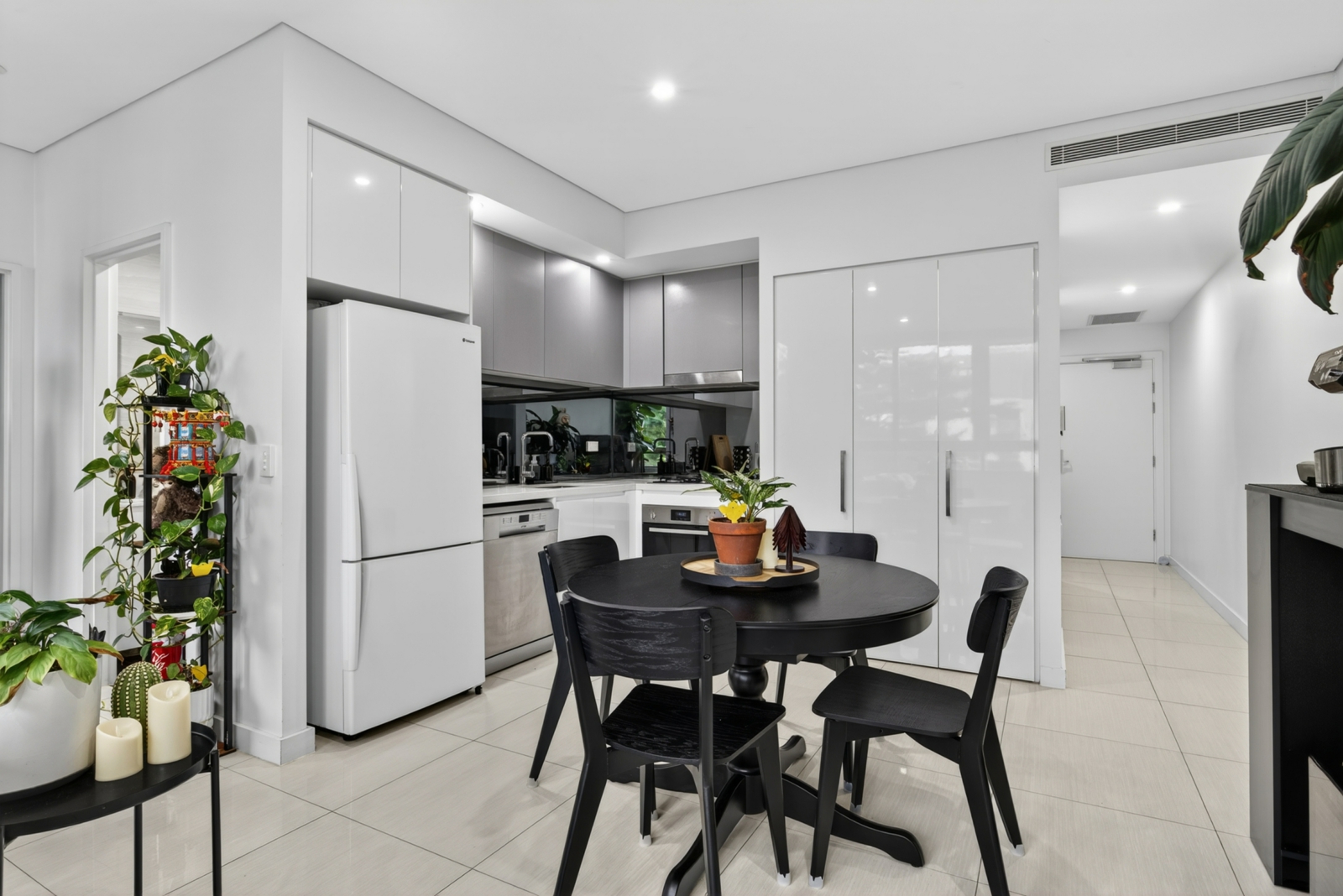 2316 1A Morton Street Parramatta-3.jpg