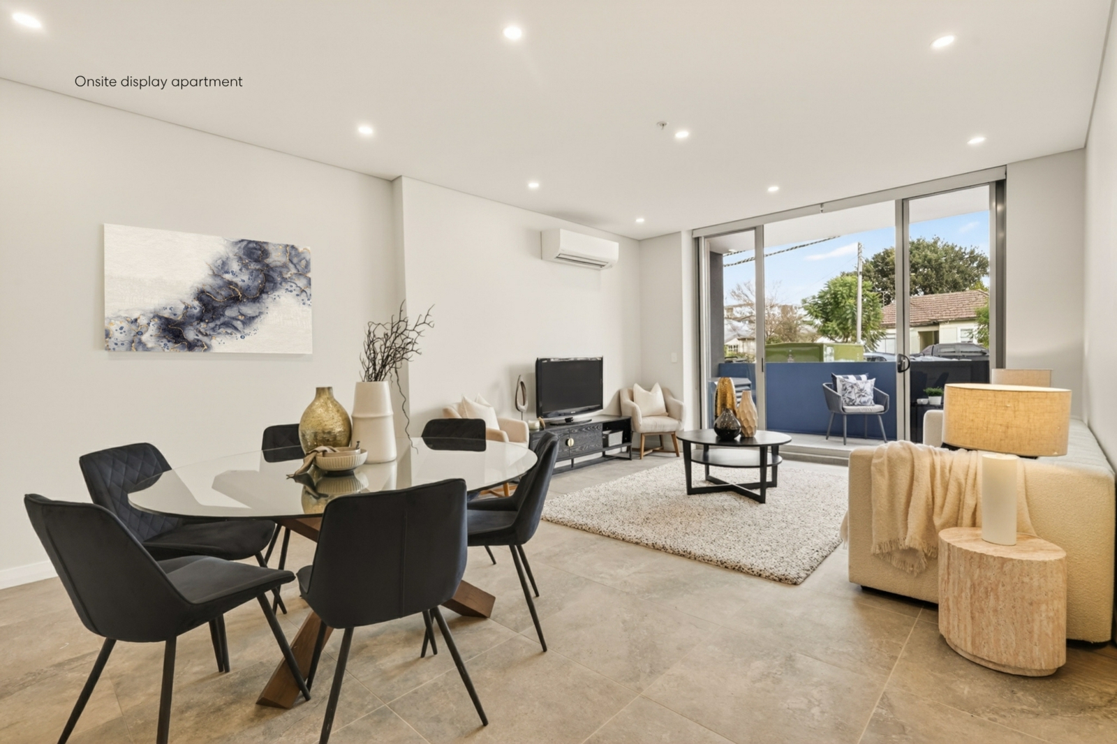 DA - dining living