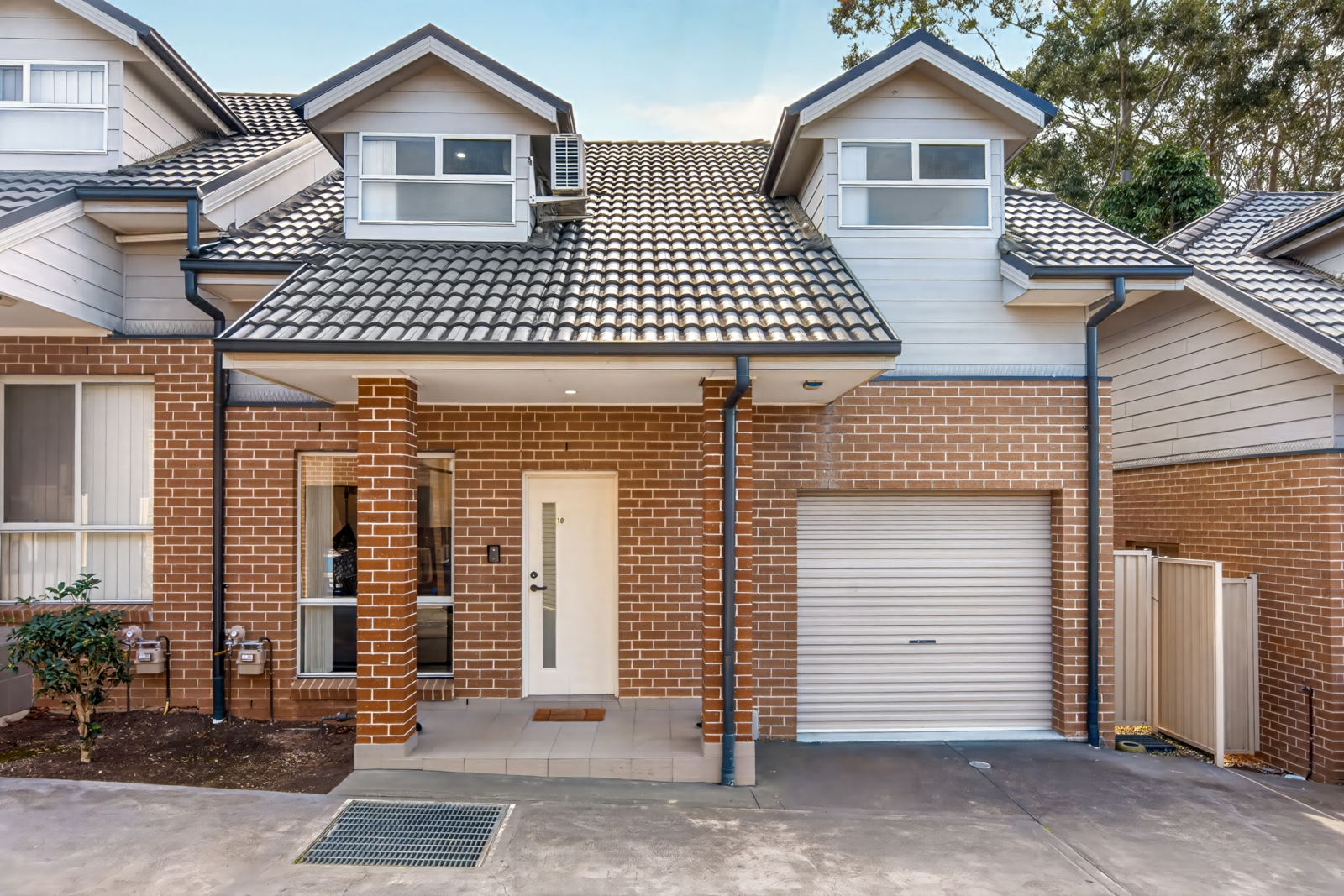 10 11 Carinya Road Girraween-2.jpg