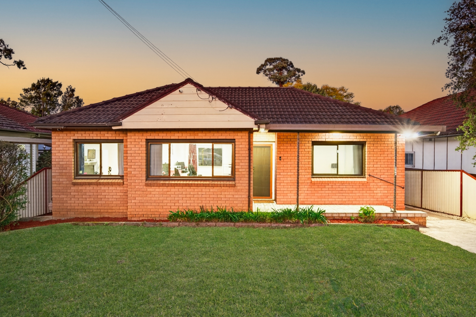 3 Andrew Place Girraween-1.jpg