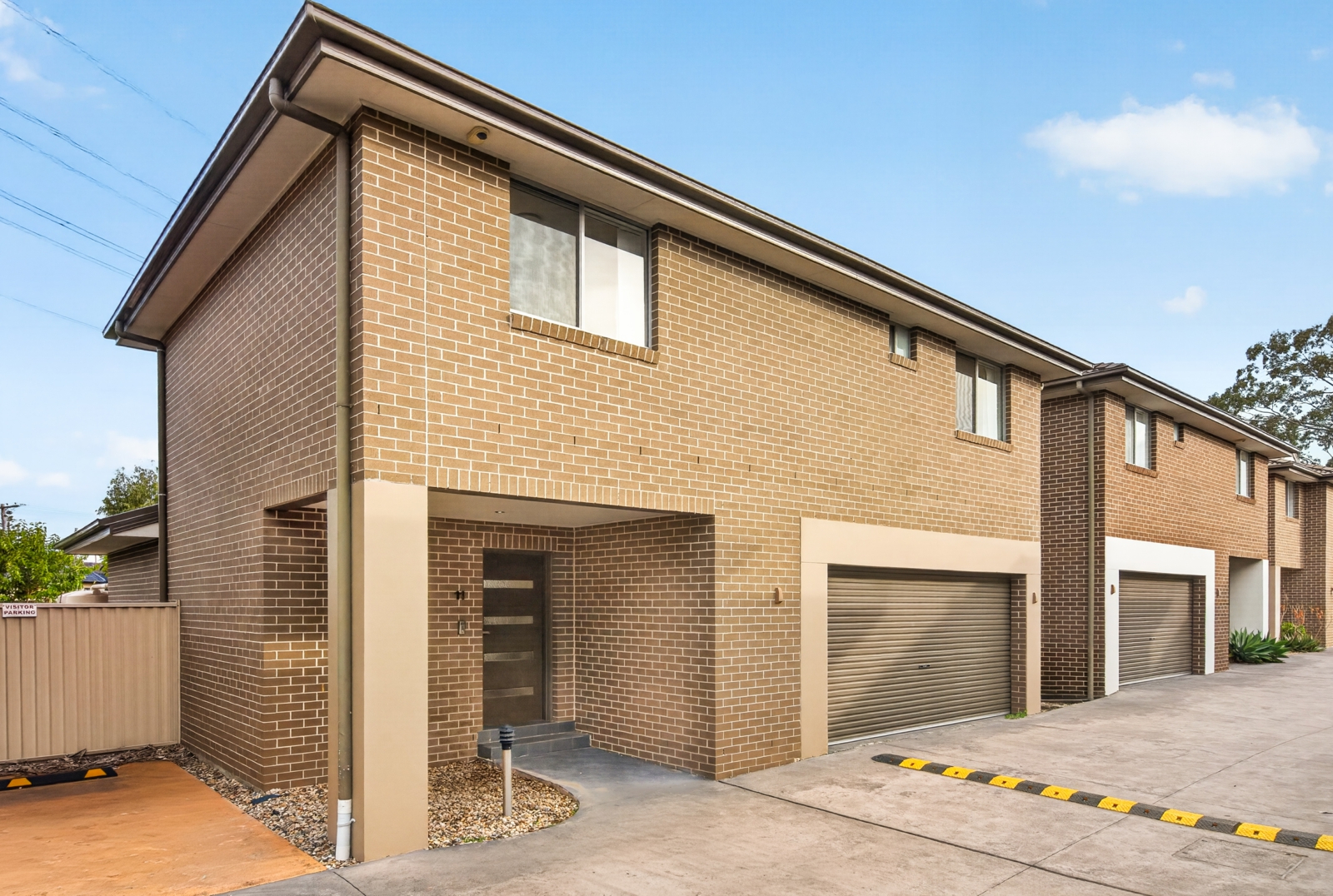 11 15 Carter Street Seven Hills-1.jpg