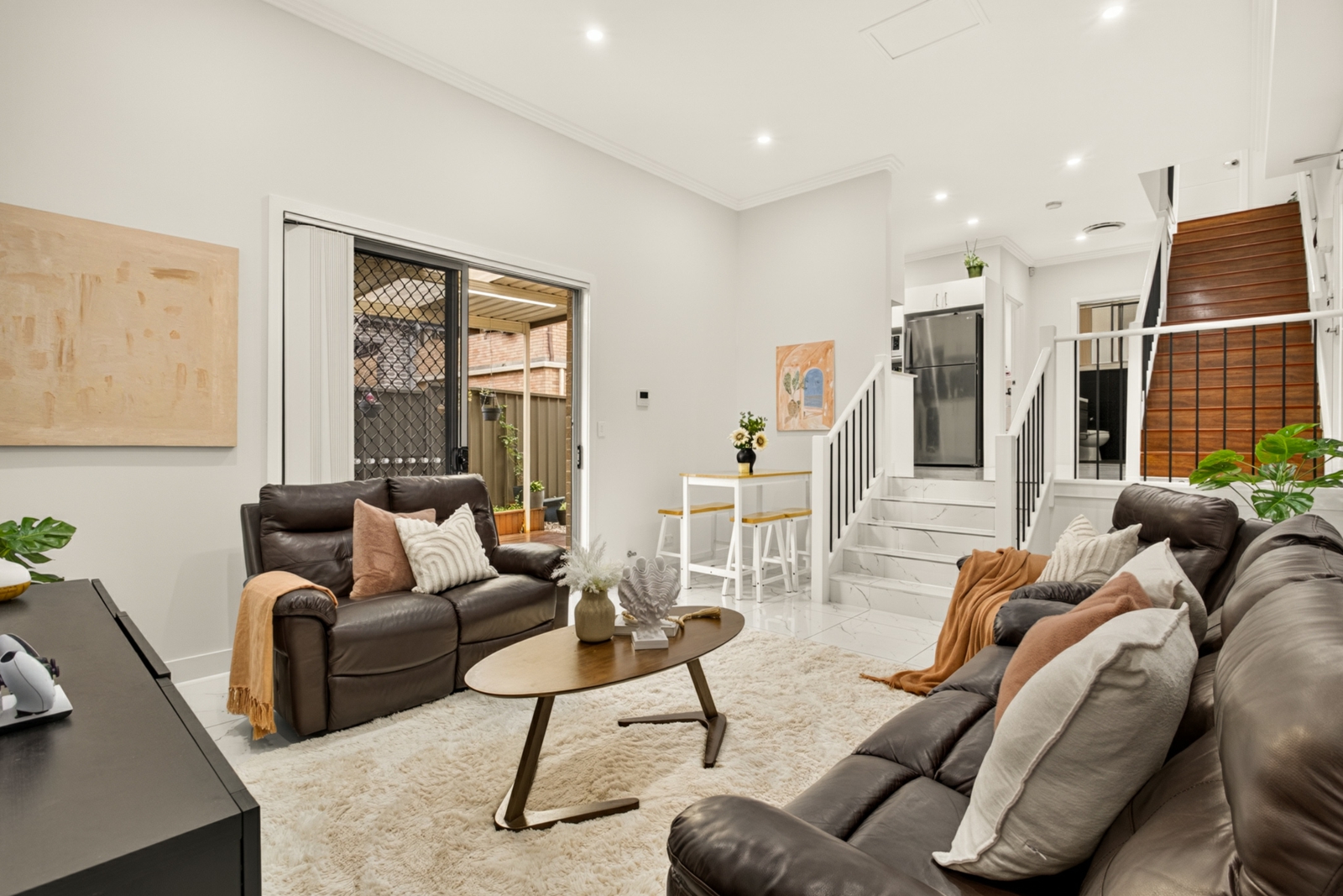 9 27C Carinya Road Girraween-4.jpg
