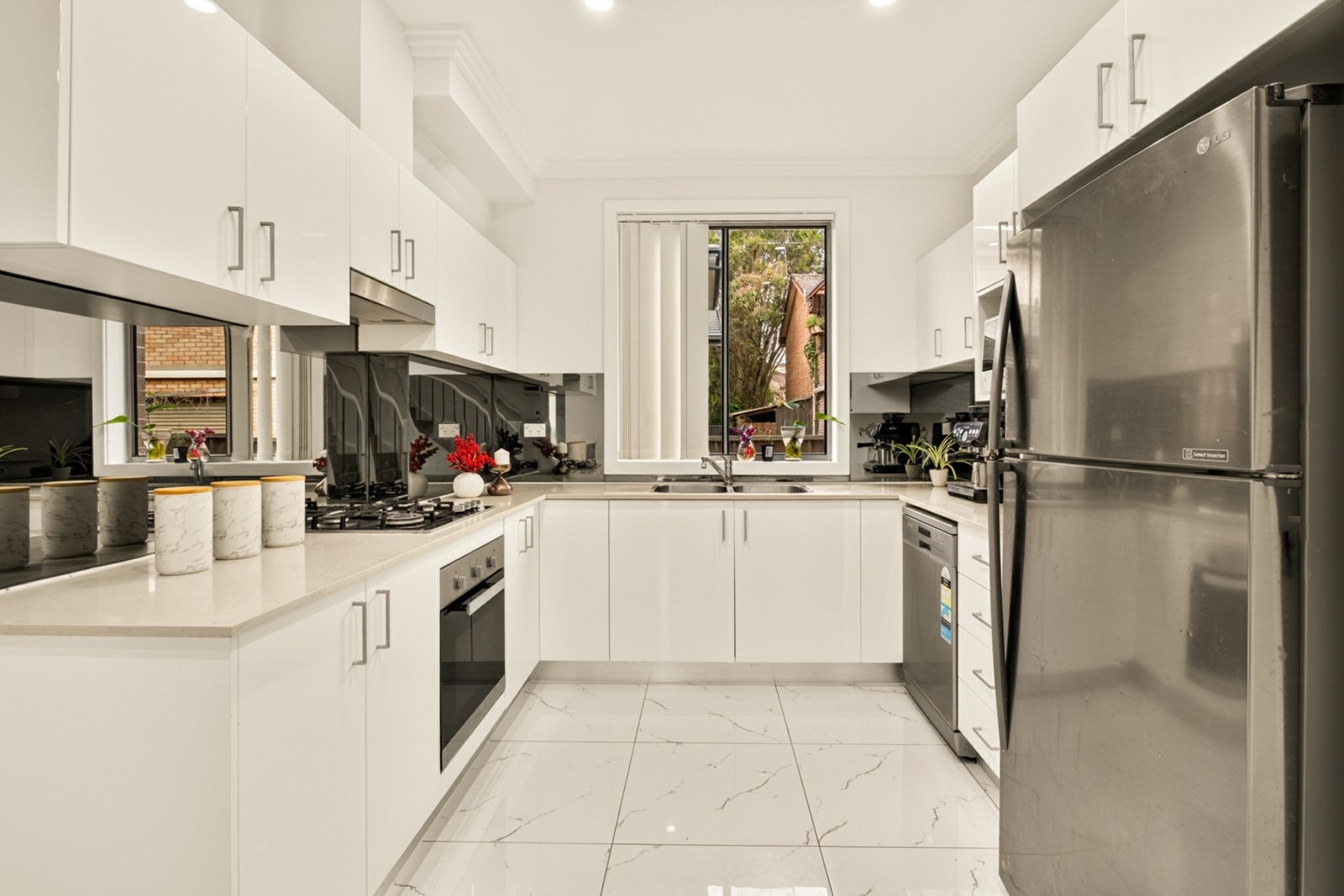 9 27C Carinya Road Girraween-5.jpg
