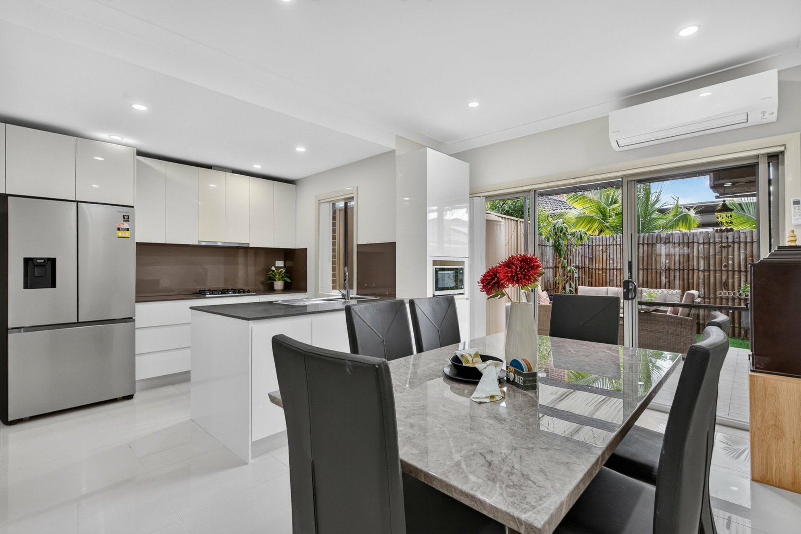 3 17 Carinya Road Girraween-7.jpg