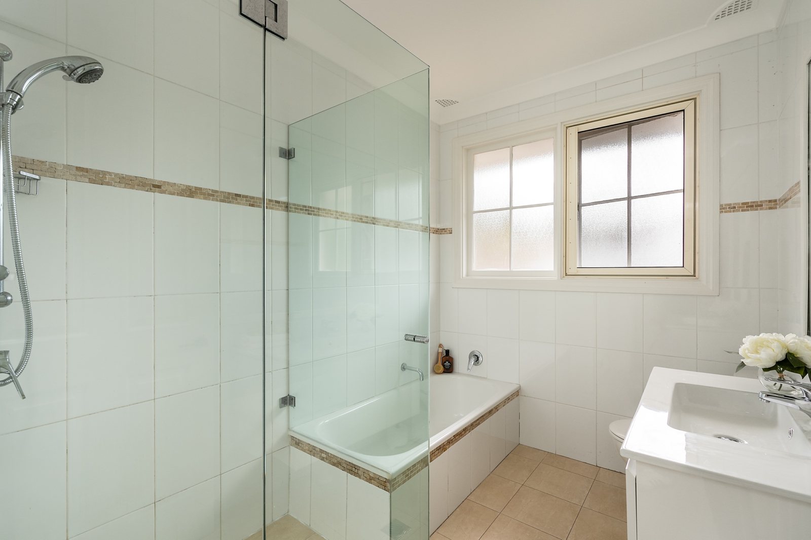 6 bath.jpg