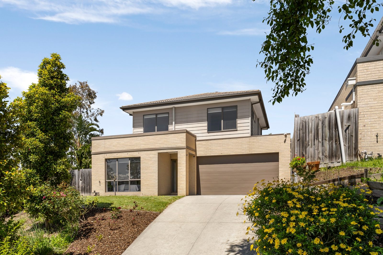 8 Elevation Close, LILYDALE