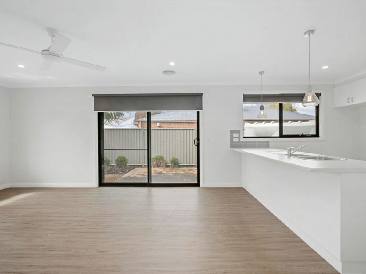 121Lonsdale11.jpg