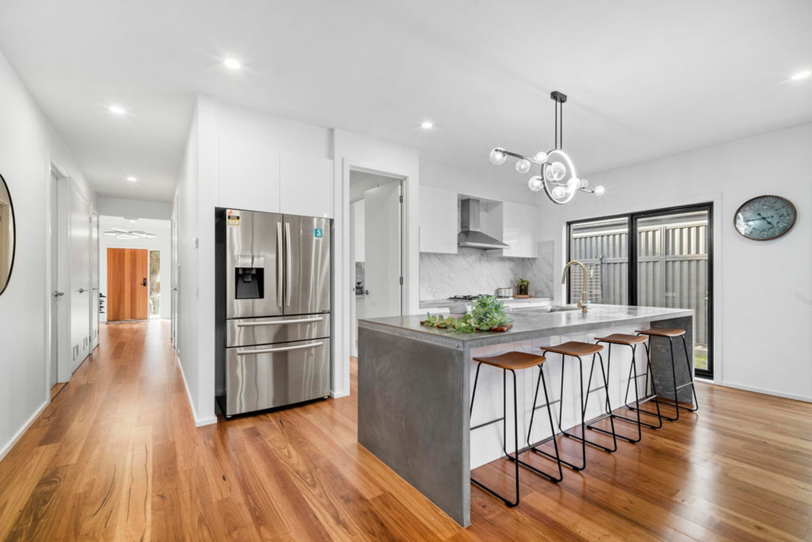 8SandyCres18.jpg
