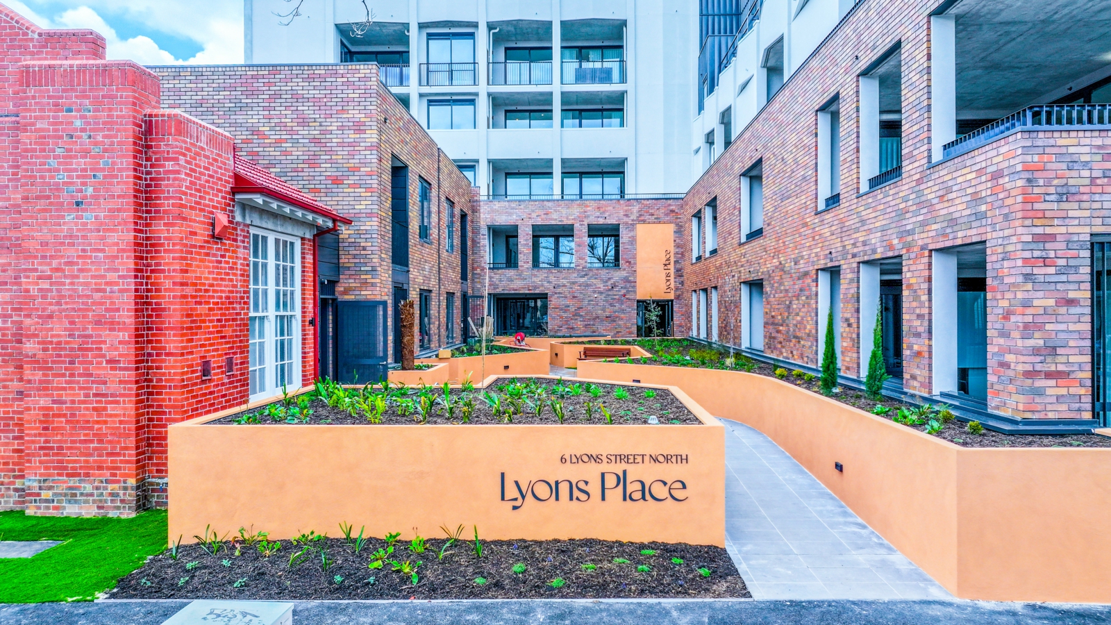 308/6 Lyons Street North