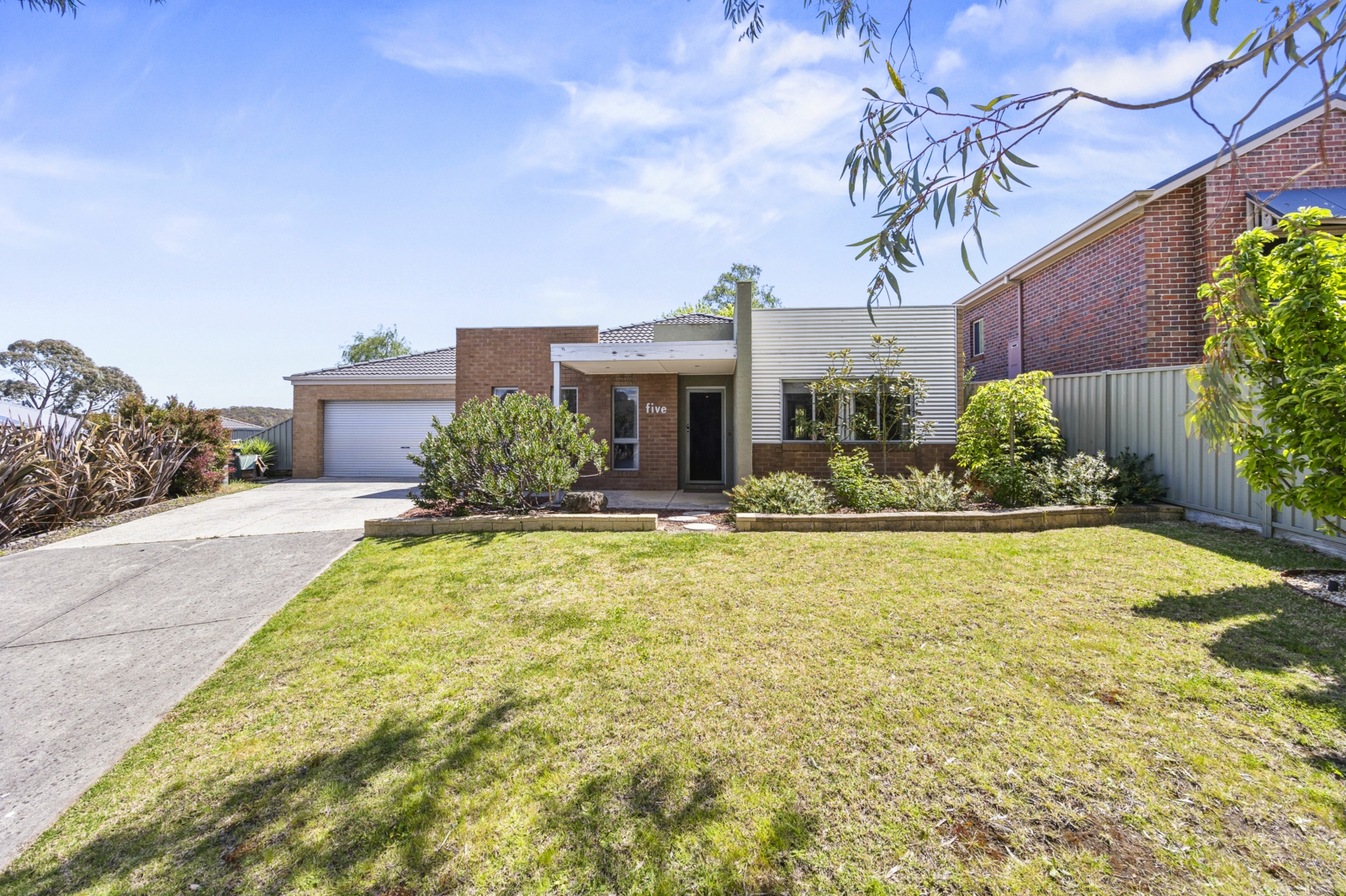 5 Catherine Court,Brown Hill
