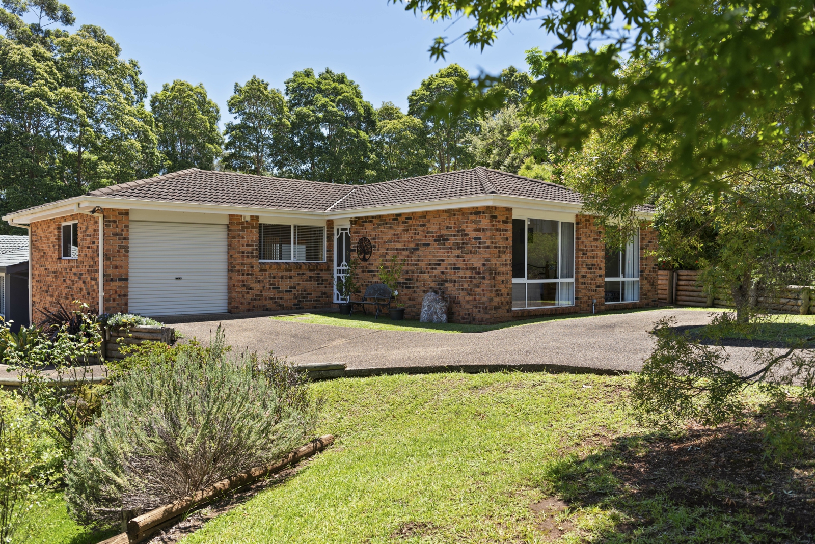 2/16 Augusta Place, MOLLYMOOK BEACH
