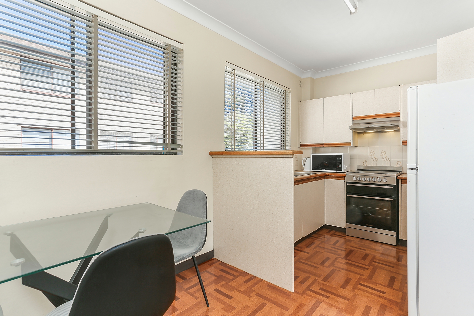 Kitchen dining