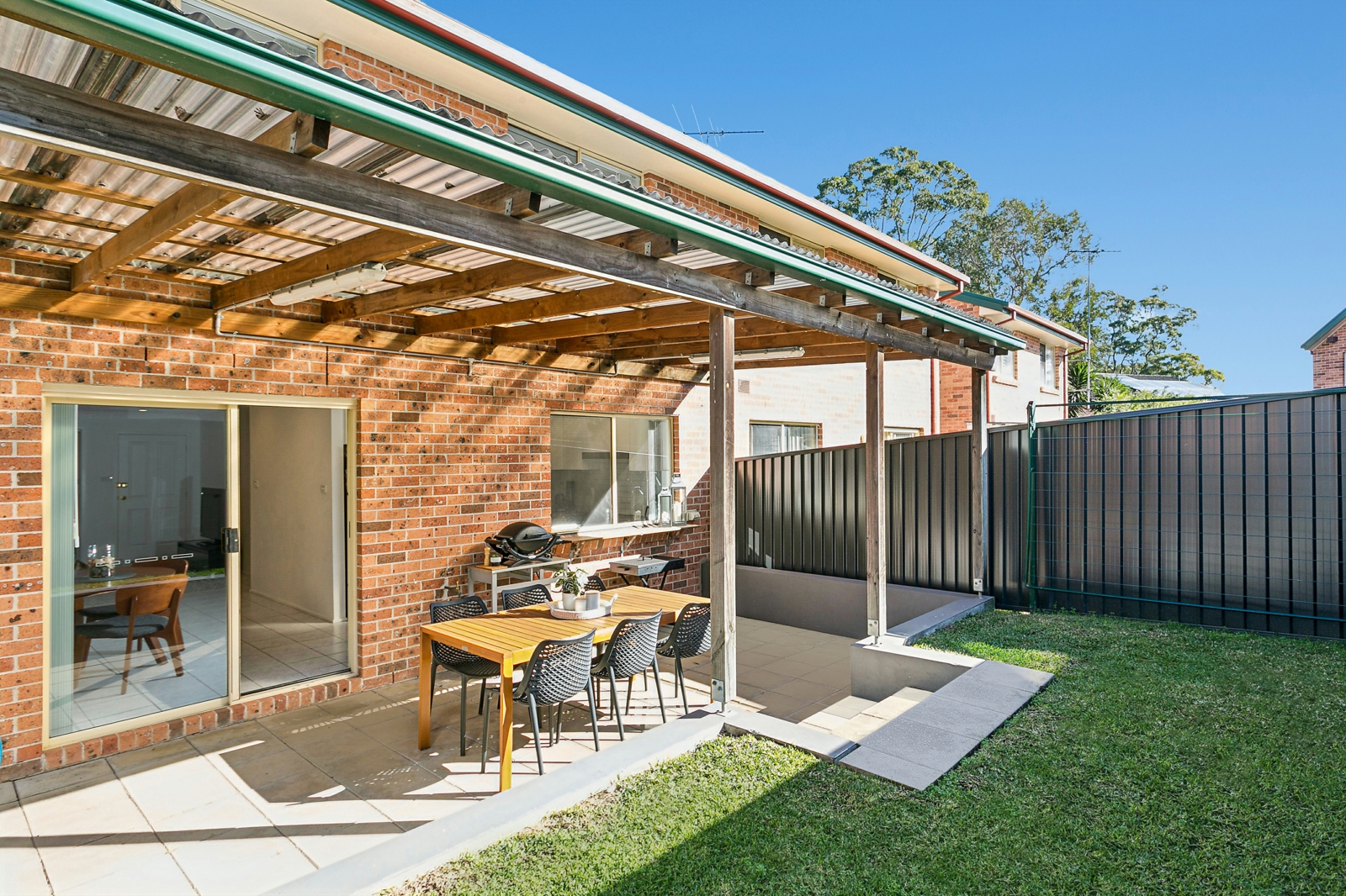 1/11 Owen Jones Row, MENAI