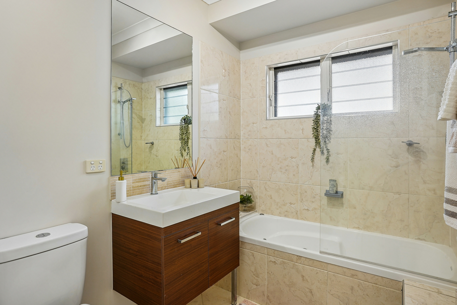 Main bathroom
